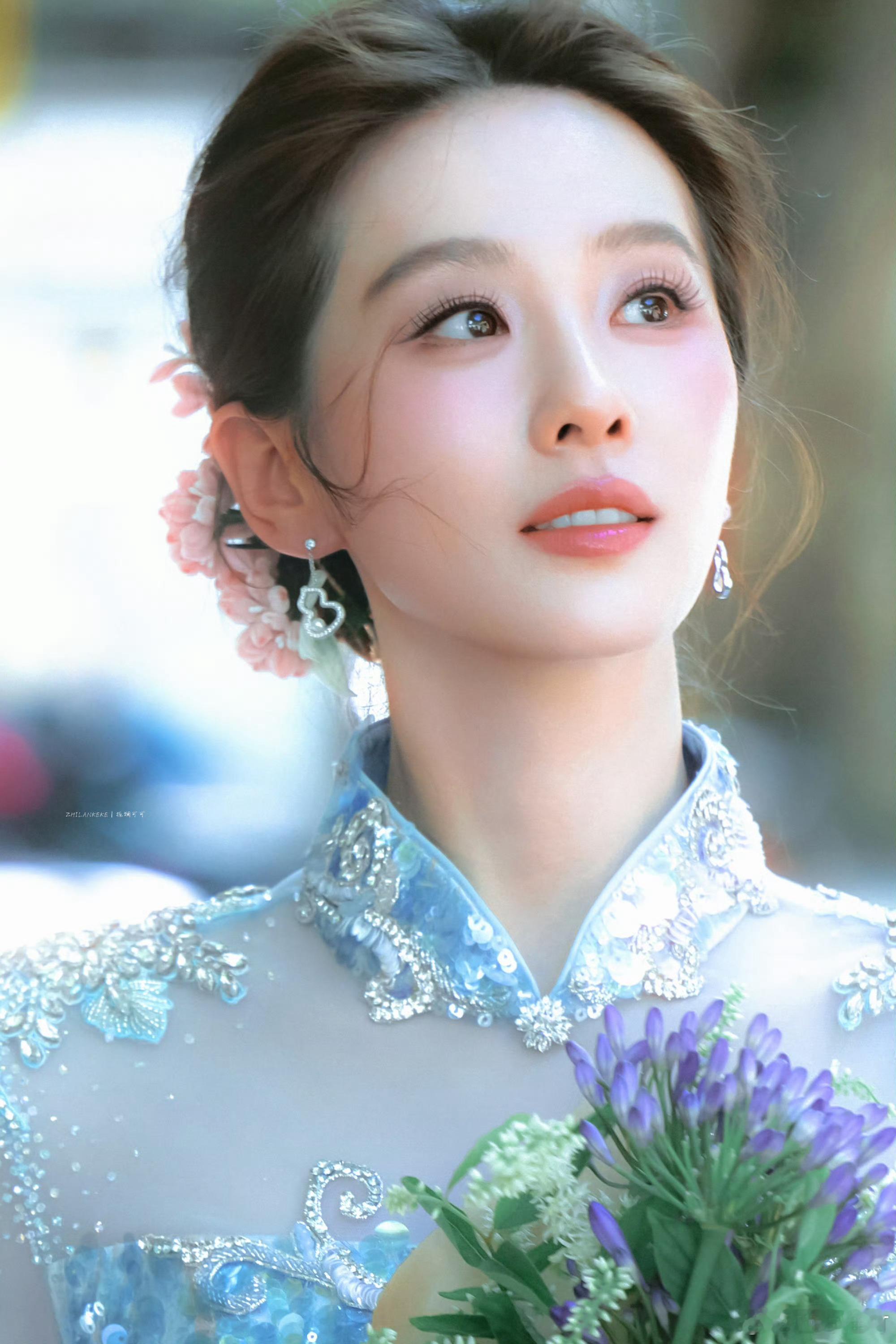 刘诗诗彩妆超级大出圈盘点:坠仙妆越夜越美女大妆红温氛围桃花妆 