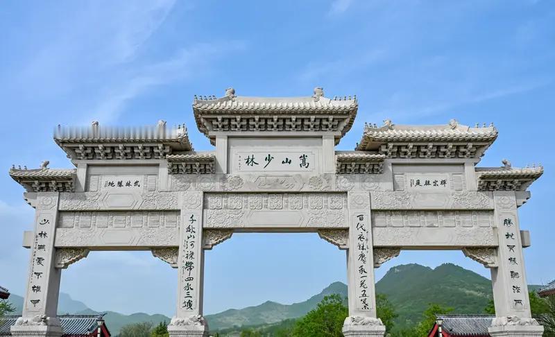 嵩山少林景区这50元接驳车可真是引发了轩然大波。景区发告知函，2026年1月1日