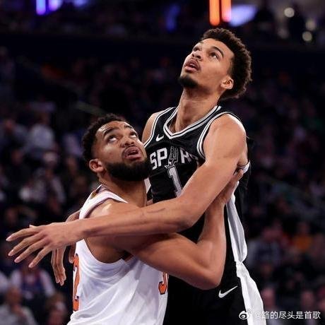 《打到杀红眼却被强行换下，马刺为何要把猛兽关进笼子？》22分钟，19分，7个篮板