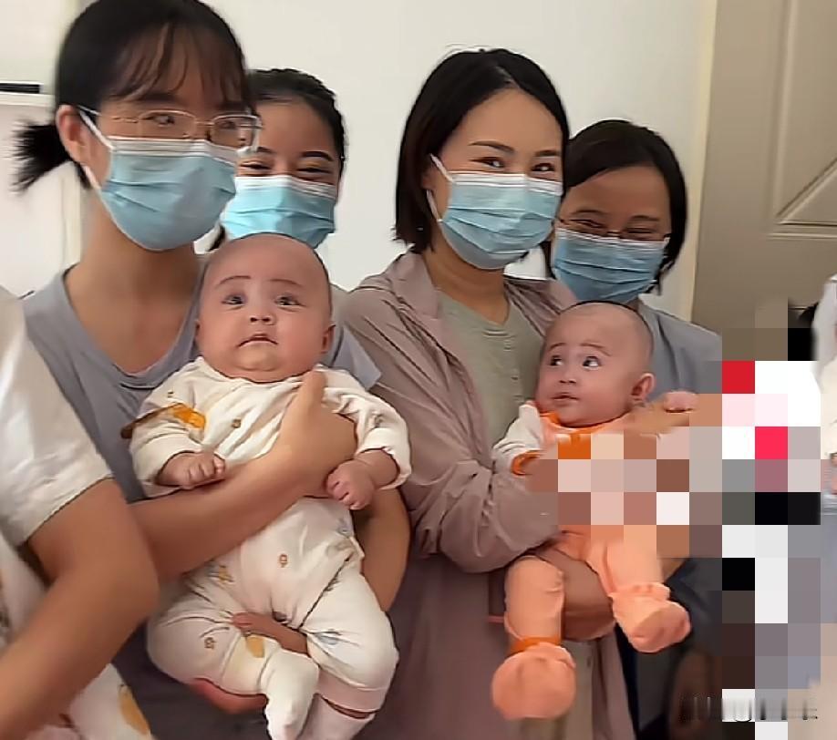 9月25日，新疆妈妈迪丽、阿卜夫妻俩和宝宝们在武汉度过的第一个中秋节，5位“临时