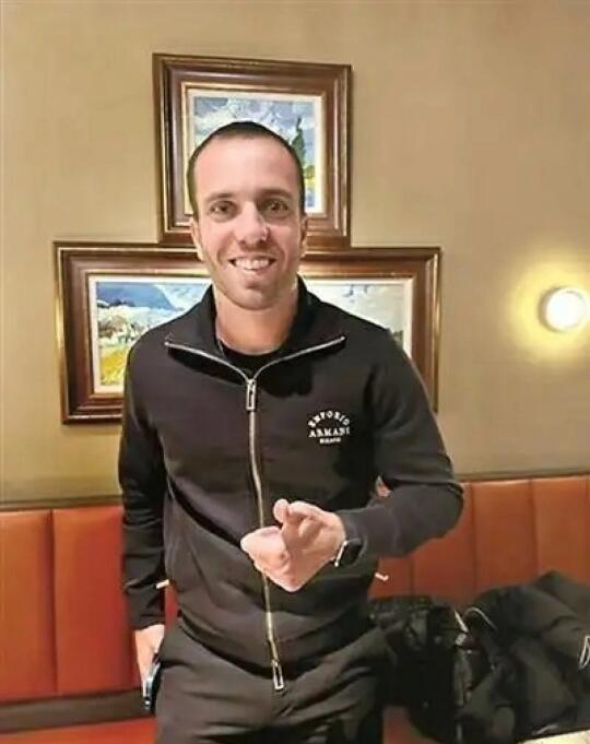 塞鸟和国足会合开启恢复训练，有望踢热身赛