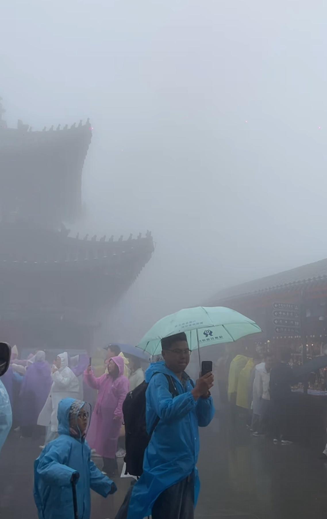 这出去玩得也太糟心了