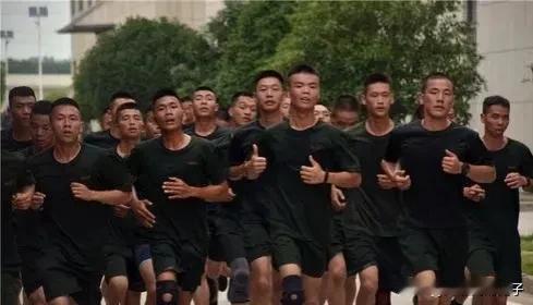 头几年，某监狱特警队要参加全省监狱系统特警大比武，请驻监武警派教官组织训练，中队