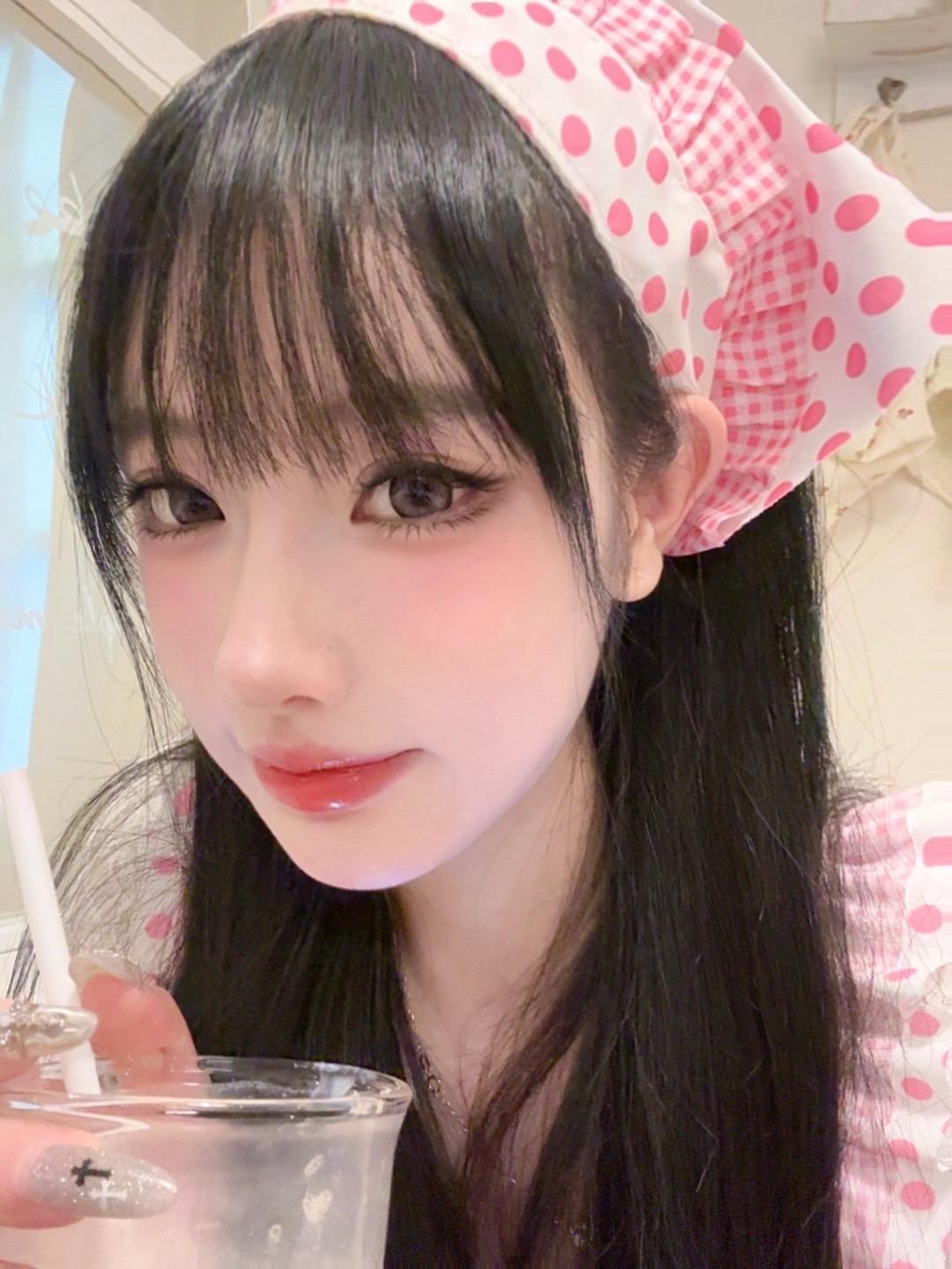 给自己拍了组甜妹女头。