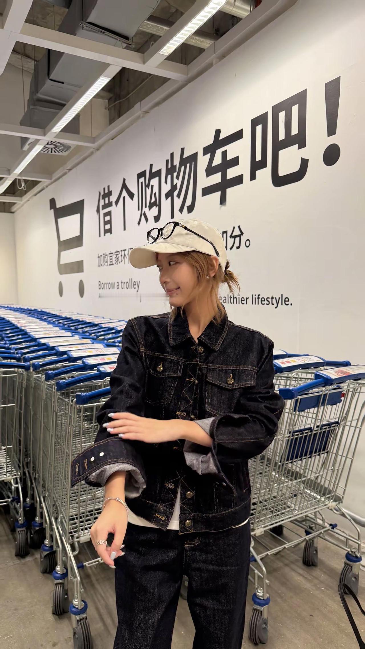 手机只有99%的电了 先不聊了