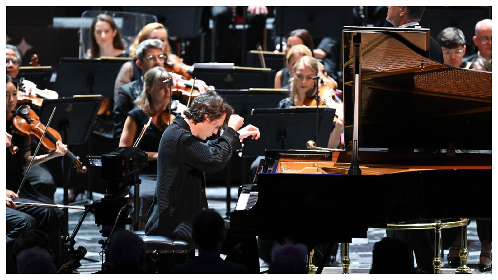 【Apple Vision Pro 上全新推出的 BBC 逍遥音乐会沉浸式视频】