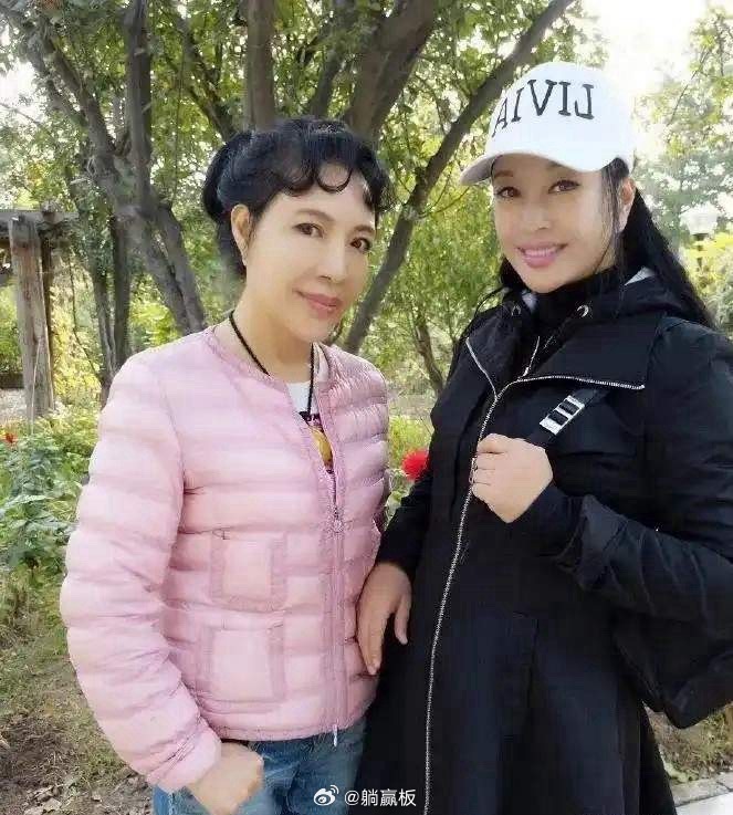 刘晓庆妹妹发成文回应看过的都知道就凭这几点，这个妹妹就不简单啊…人家说儿子靖然是