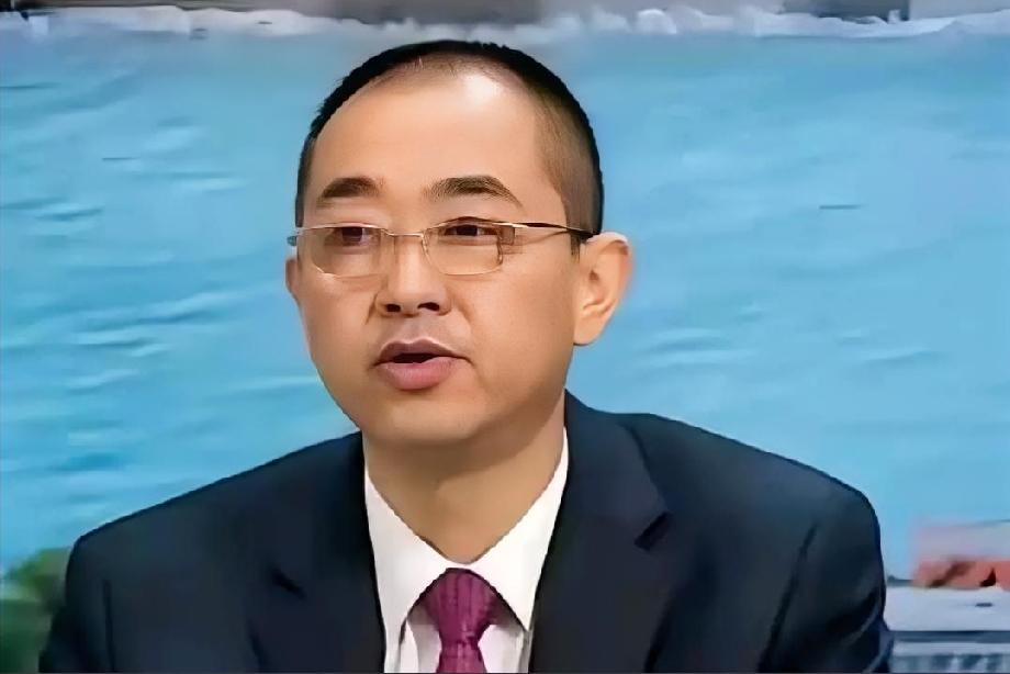 已经移居美国加州的恒大前CEO夏海钧，最近向香港法院申请，想把每月生活费上限从5