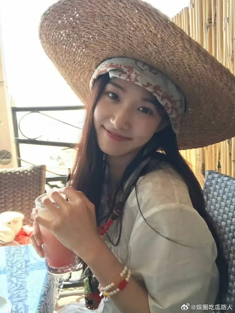 别人我会觉得摆拍，卢昱晓没有不喝的义务 