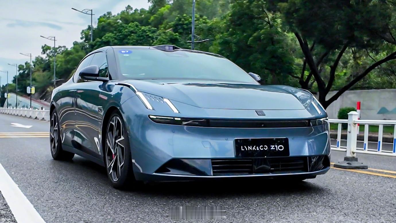 原厂贴地飞行，无惧阿sir 1087[哈哈][哈哈]试完领克Z10给大家分享几点