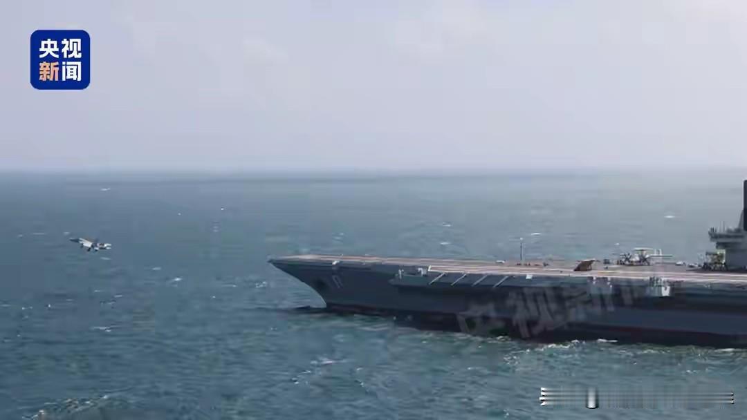 真是大快人心，福建舰入列以来首次穿越台湾海峡。福建舰航行台海是我国正常部署训练，