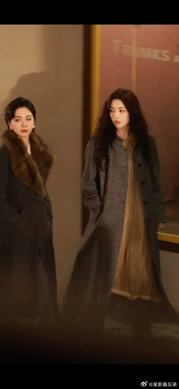 代露娃这个剧妆造真不错才拍4天就有这么多衣服了，总共只拍30天 