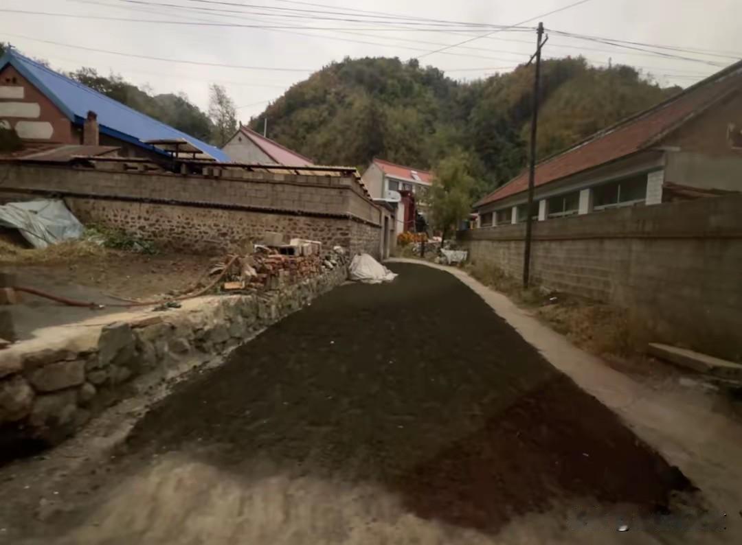 2. 上海闵行某医院5块钢化玻璃被弹珠击损 涉事男子被采取刑事强制措施：上海闵行