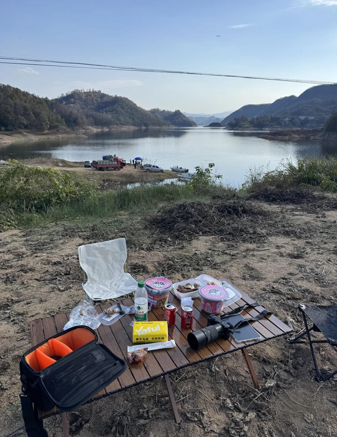 合肥周边有无100公里以内，适合露营的山间
之前去金寨，梅山水库附近有很多山路旁