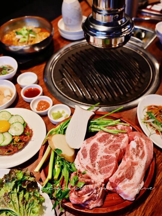 🇰🇷首尔可以同时吃五花肉和韩牛的烤肉店🥓