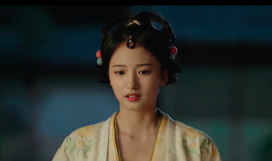 这个小丫鬟正脸好看，侧脸就一般，是骨相的问题吗？ ​​​