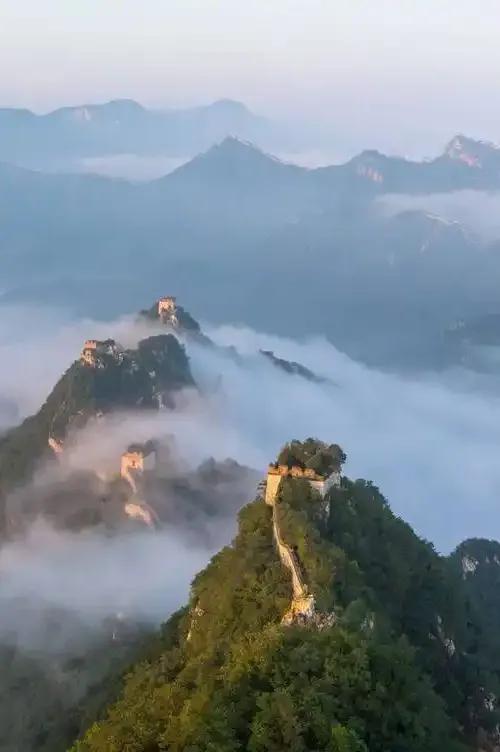 观天象，识天气：古人的智慧密码
 
在现代气象科学高度发达的今天，我们只需动动手