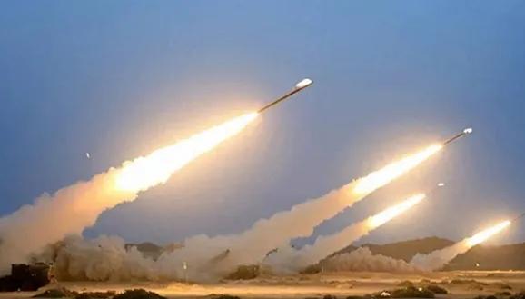 黎以边境突然闹大了，100 多枚火箭弹直奔以色列海法，刺耳警报响遍全城，老百姓吓