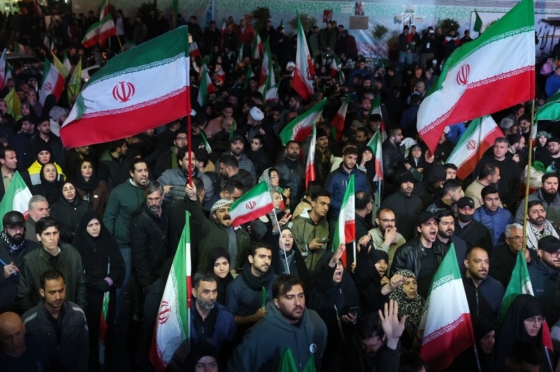 #万斯称特朗普没耐心希望尽快取得进展# 【万斯威胁：特朗普没有多少耐心，希望尽快