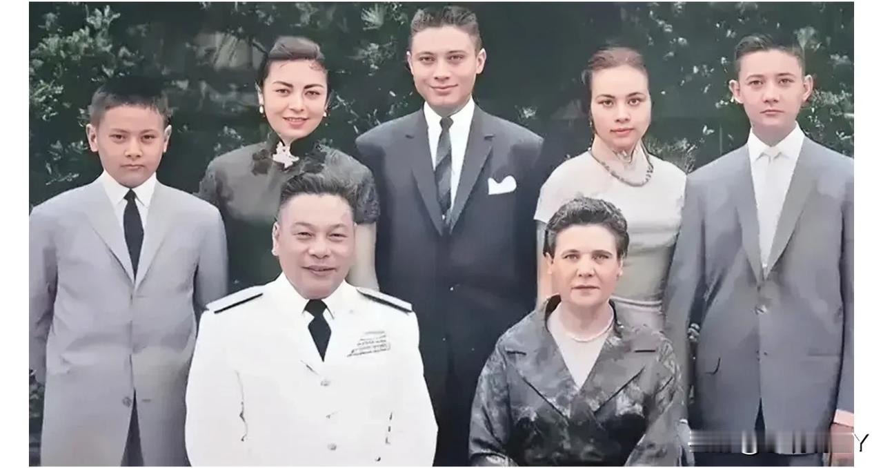 上世纪60年代，台北，蒋经国与妻子蒋方良、长子蒋孝文、儿媳徐乃锦、长女蒋孝章、四