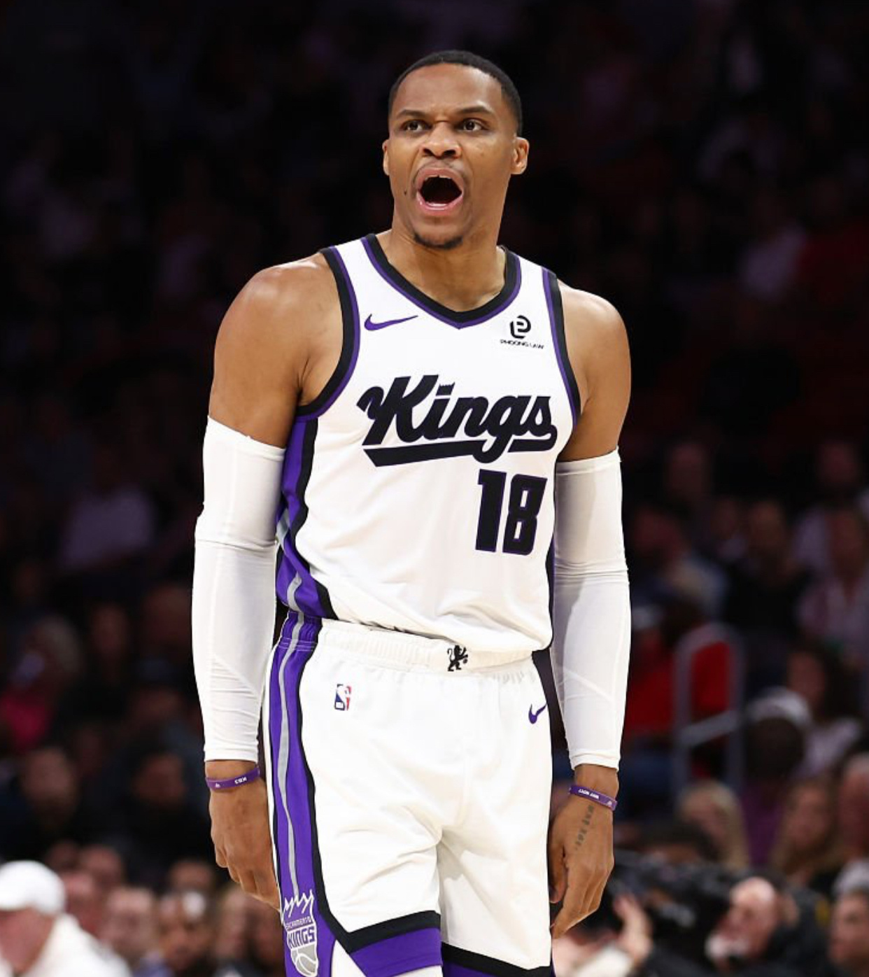 好久没看比赛了，今天这比赛看的感觉不真实啊～威斯布鲁克