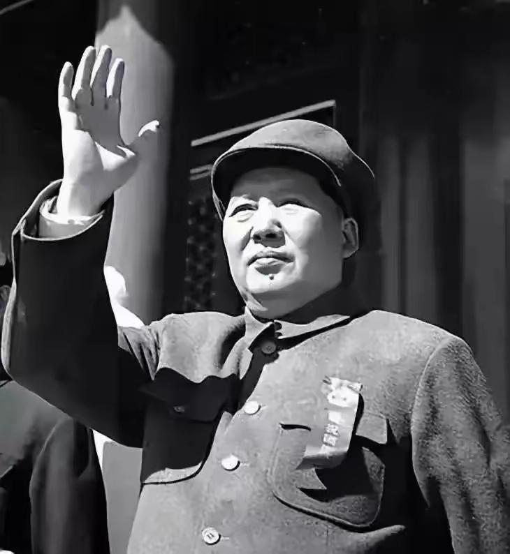倘若资本主义适合近代中国，当年我党带领人民推翻三座大山的革命便失去了历史意义。