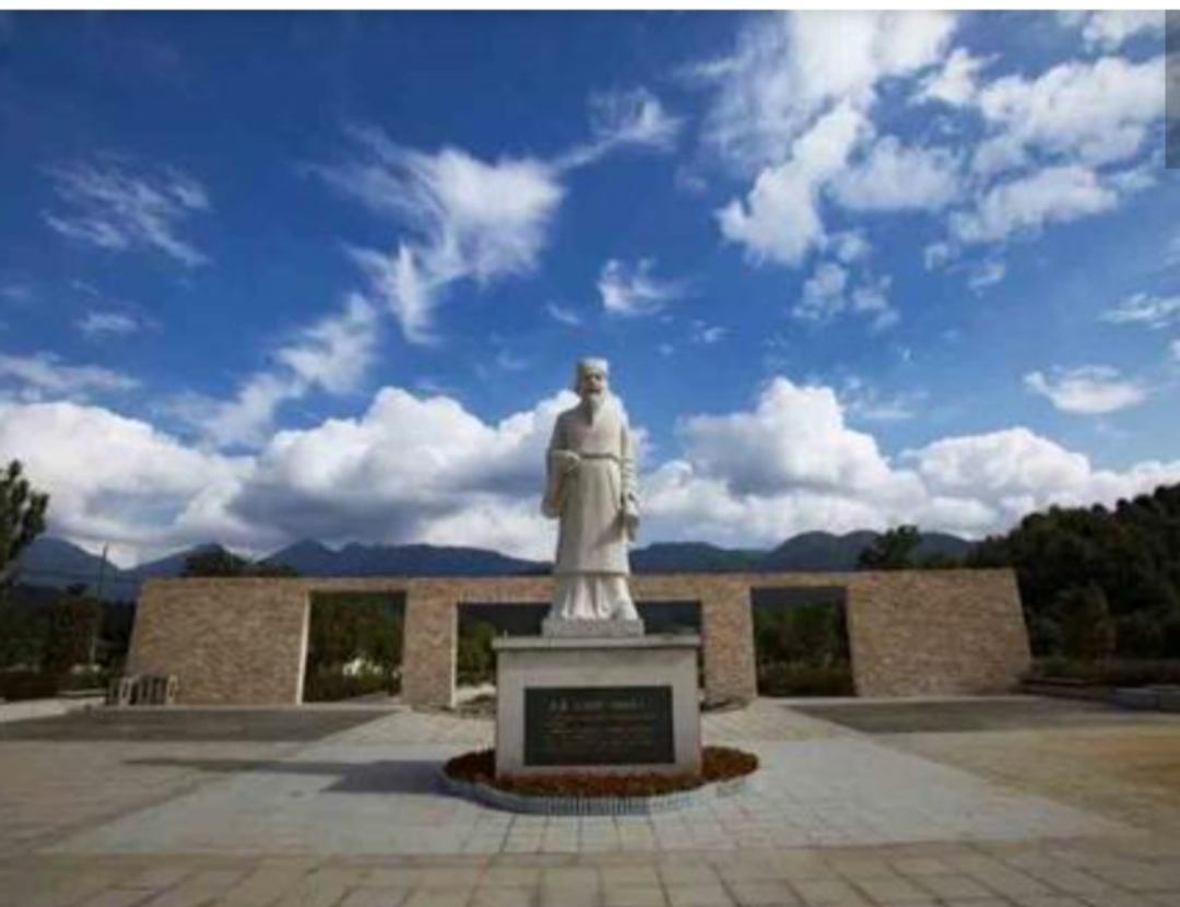 历史的长河中，权力的更迭往往披着华丽的外衣，令人难辨真伪。绍熙内禅，这一看似和平