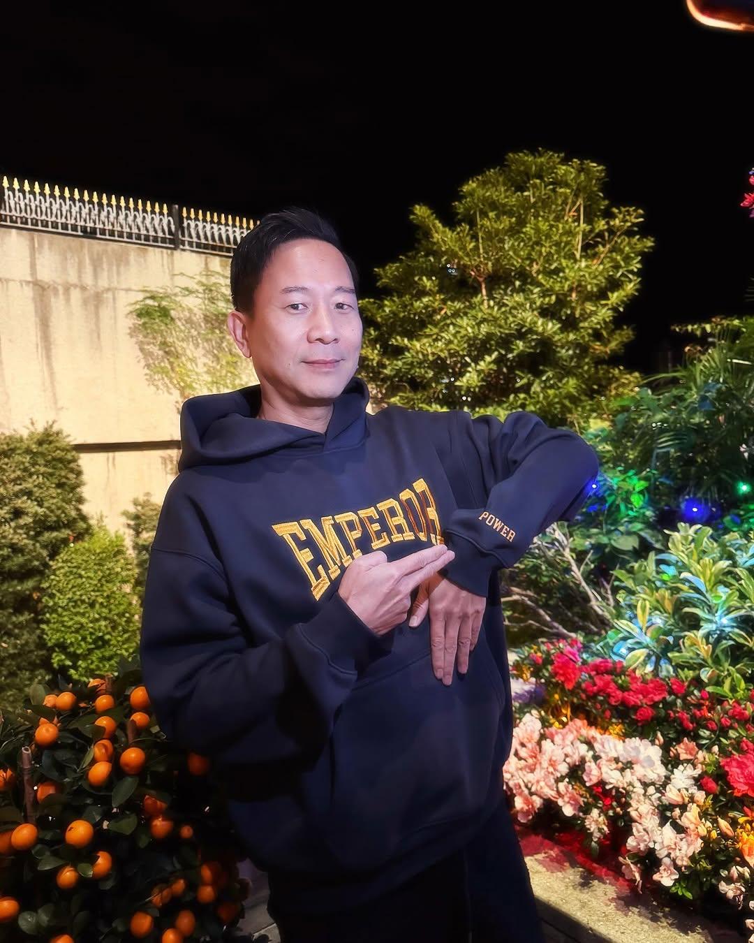 他在1989年已经开始在香港TVB拍戏，经常在很多电视剧出演配角，最印象深刻就是