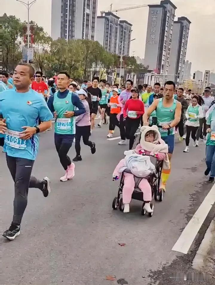 衡阳不愧是风水宝地，2024衡阳马拉松今天在衡阳激情开跑，天气棒极了，非常适合开