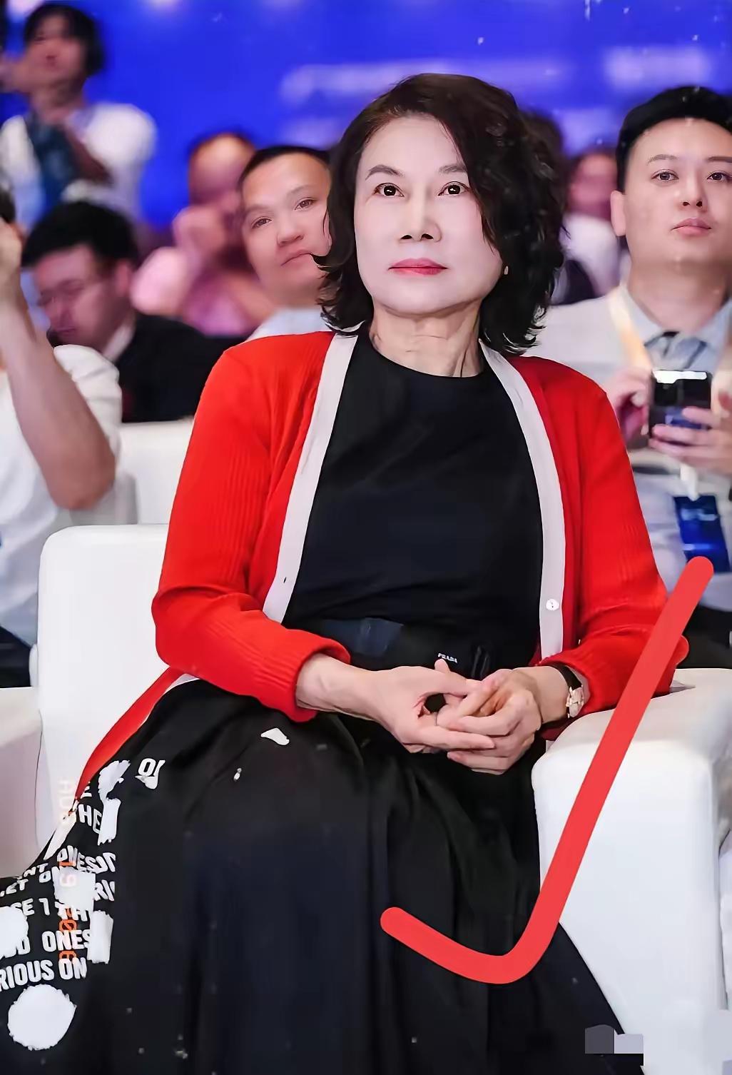 我说一句可能得罪人的话：格力办技工学校，不是董明珠心血来潮搞慈善，而是一家年营收