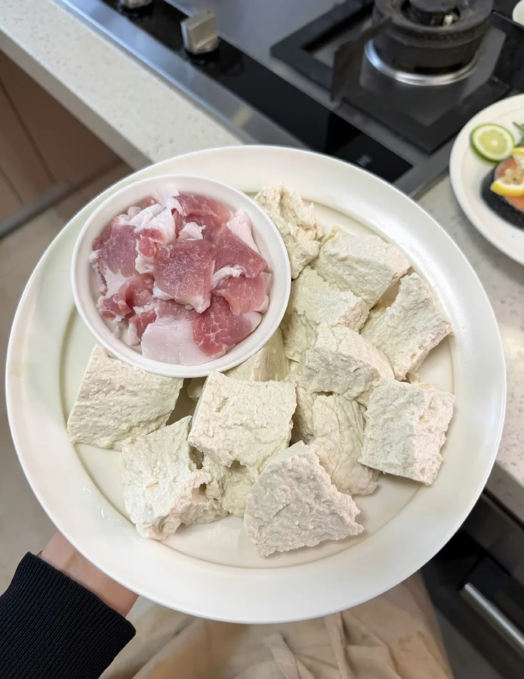 脸皮厚，爱偷懒，叛逆。