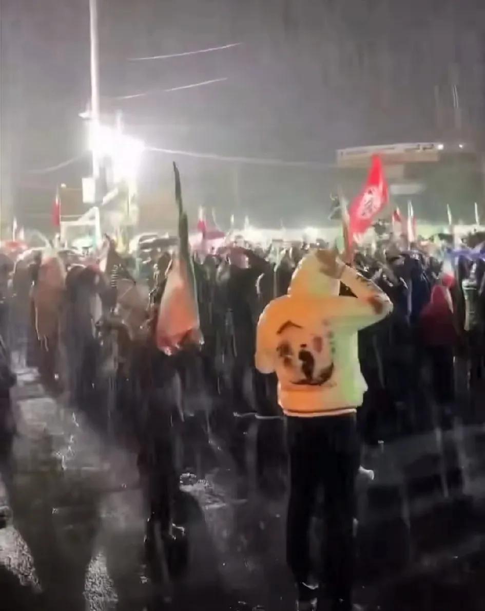 随着伊朗近期连续大雨滂沱，几十年来从未下过如此大的雨，内贾德2012年提出的“偷