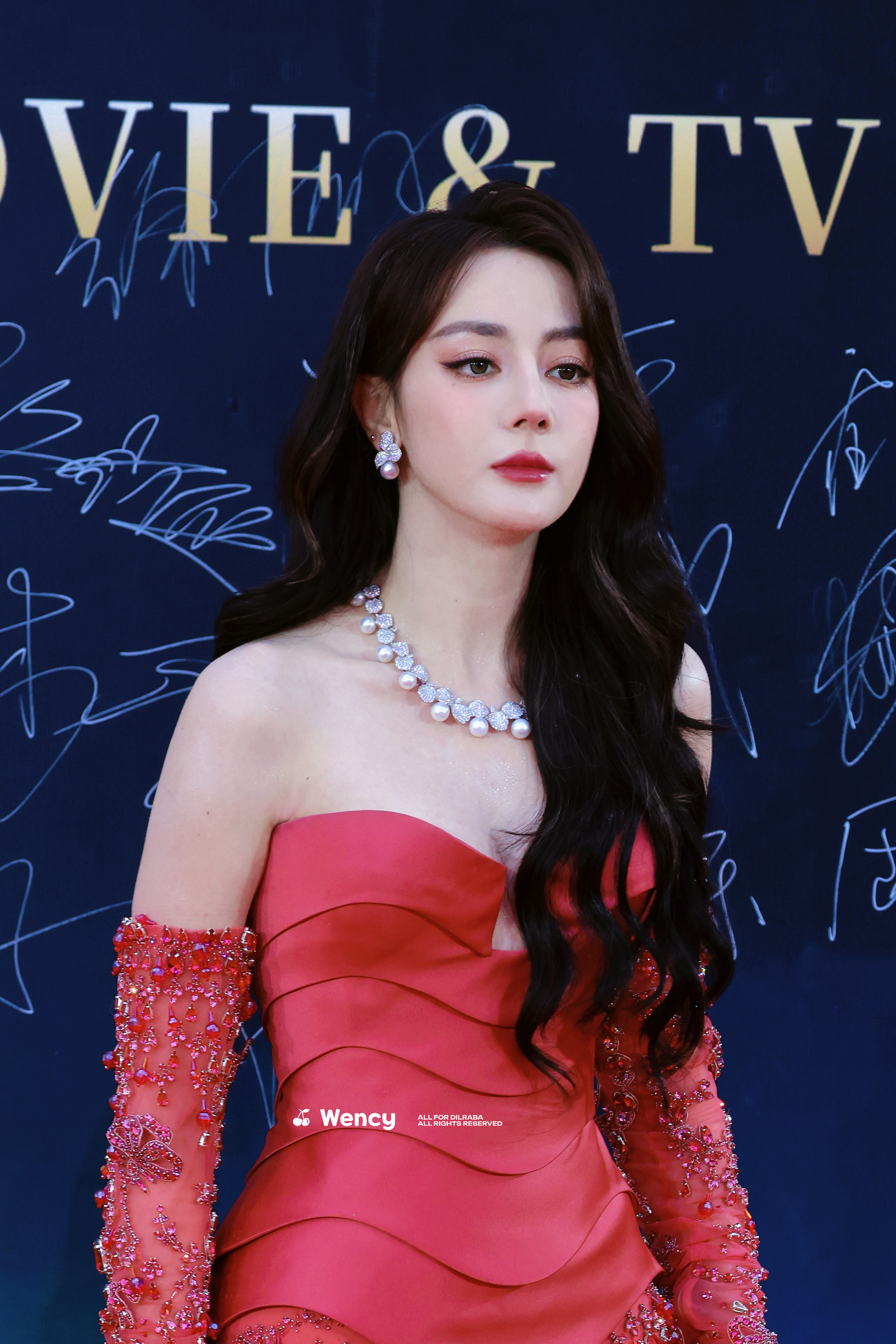 睡前翻出我的图再欣赏一下……我女神真的好漂亮 