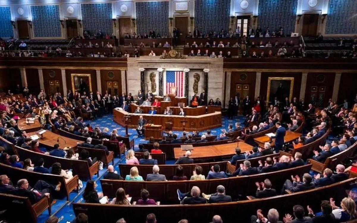 百年变局下，一场围绕欧亚大陆的陆权博弈正悄然展开，而美国的冷战思维与自身实力短板