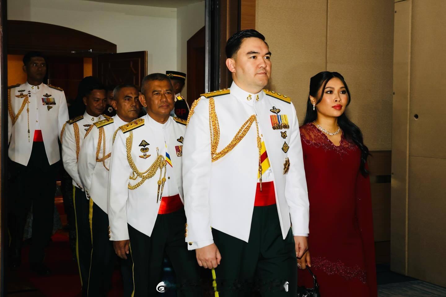 王室王室马来西亚王室雪兰莪 2026年4月18日，雪兰莪王储夫妇参加君团晚宴。 