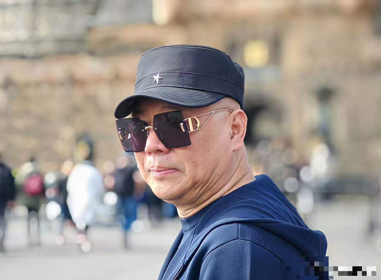 3月1日晚上，郭德纲突然在社交平台高调发文，他唱什么，观众爱听，那就是什么！因为