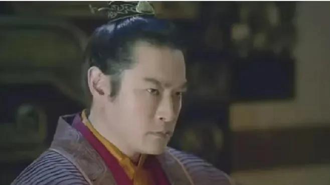 看《琅琊榜》前半部，总有人疑惑：誉王为啥屡屡受挫，却从没怀疑过梅长苏？
 
其实