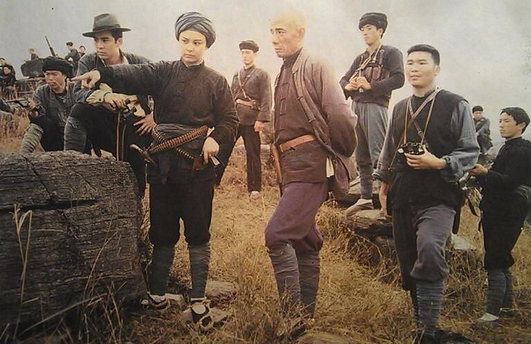 1950年，广西玉林的老百姓敲锣打鼓走上街头，庆祝大土匪陈善文被活捉，这个陈善文