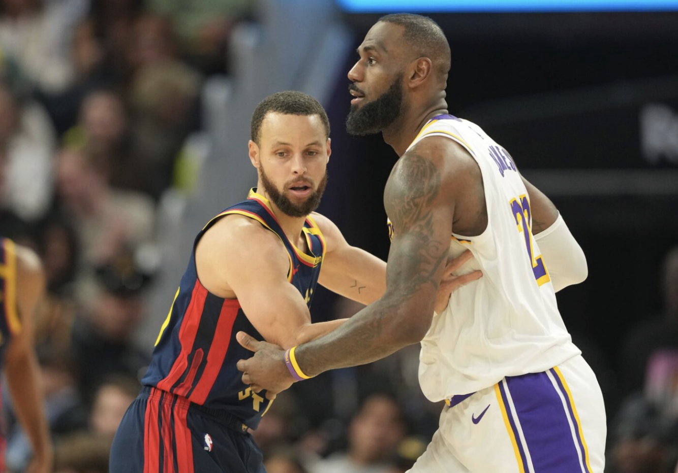 NBA记者Marc Stein和Jake Fischer报道，勇士仍有意詹姆斯：