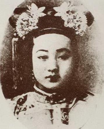 光绪帝的妃子“珍妃”，到底是怎么死的，与慈禧太后有没有关系？

珍妃到底是怎么死