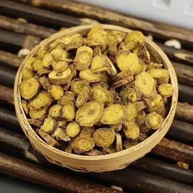 中医：反酸烧心，别硬扛，用一味中药代茶饮，横扫“胃反酸”
吃完饭半小时，总感觉喉