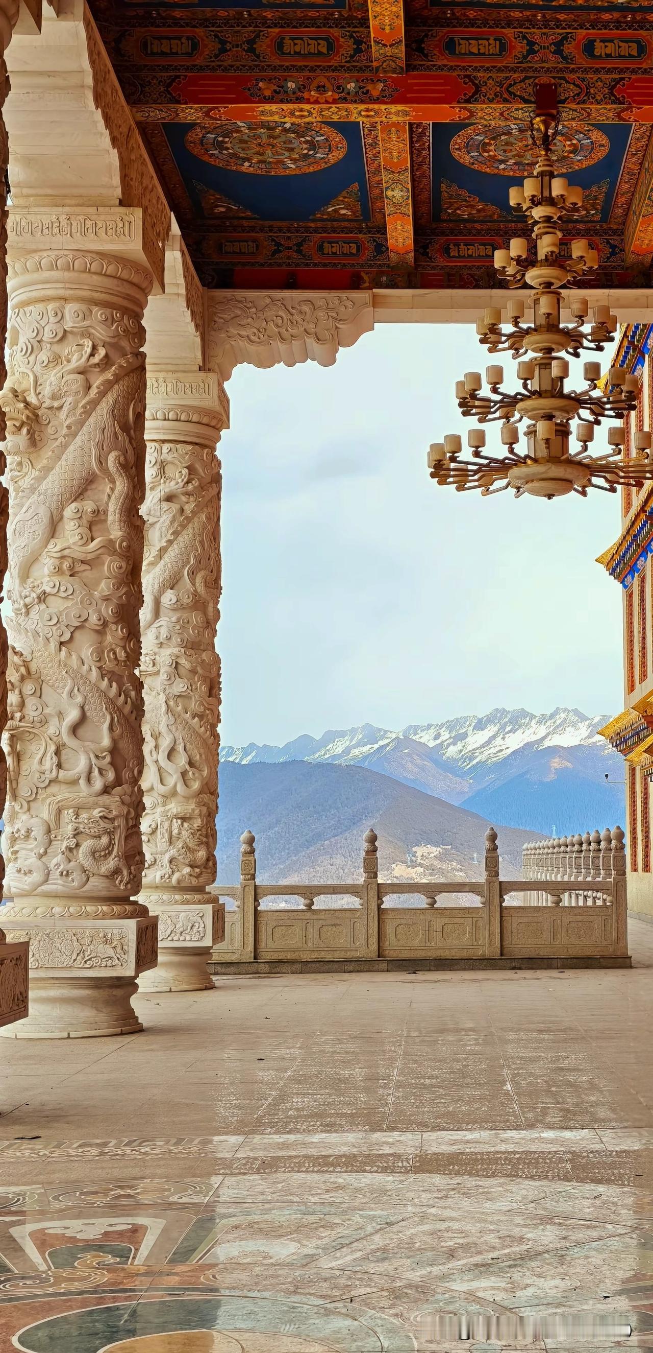 现实版西游记里的天宫：云端佛国昌列寺（“昌列”藏语意为“闭关处”）坐落在四川马尔