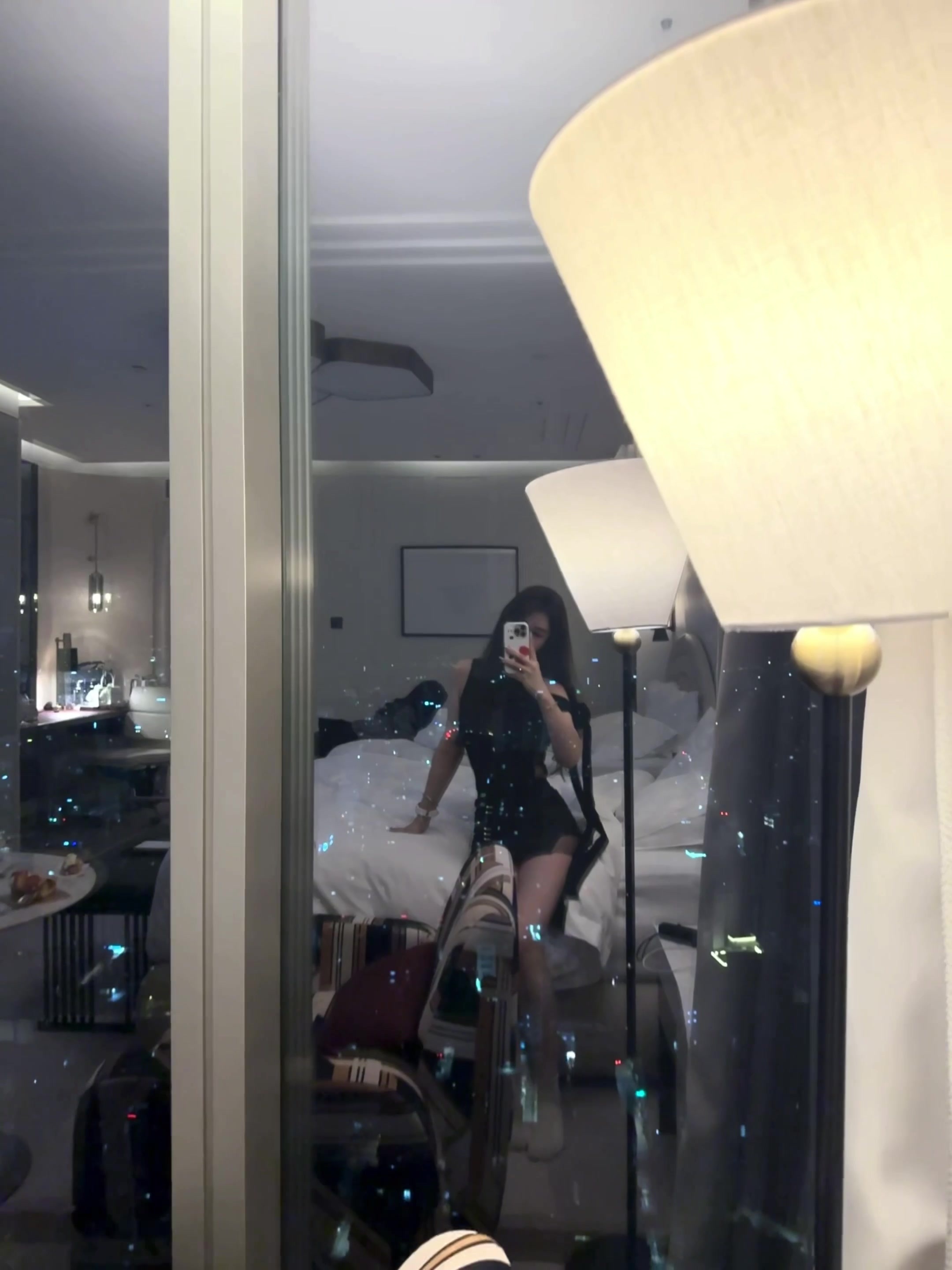 人与人的缘像一盏忽明忽暗的灯 