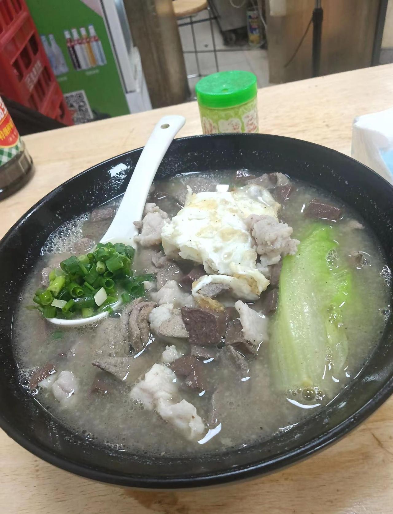 又十二点收车，有惠州的粉丝吗，我请你吃杀猪粉，没有啊，哦，那就我自己一个人吃吧，