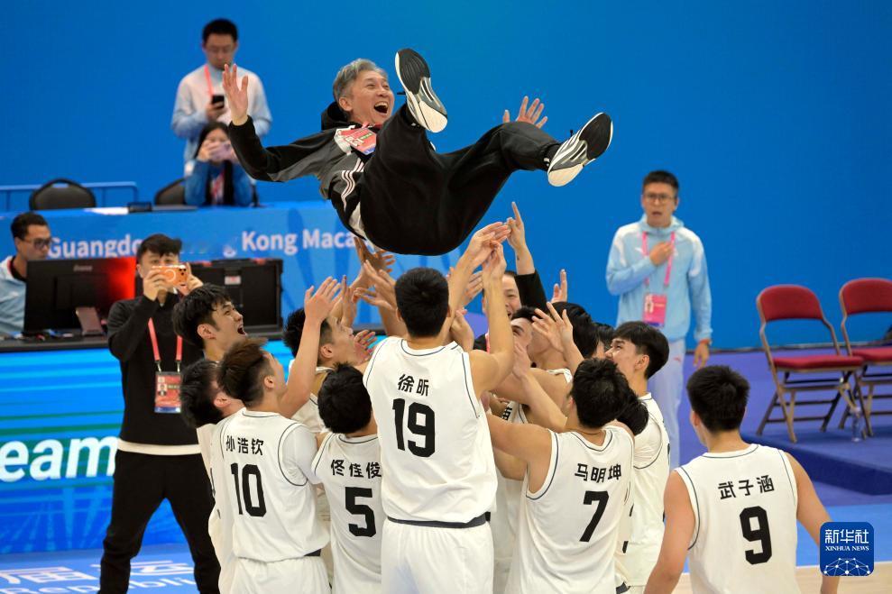   郑永刚起飞原来有好多张。 