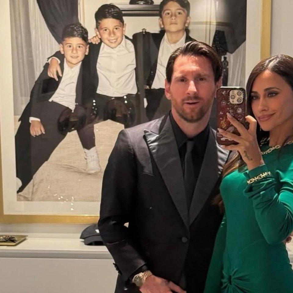 马特奥梅西[超话] 果然是，一套照片，总有一张不会发出来，而是裱在家里，等着后续