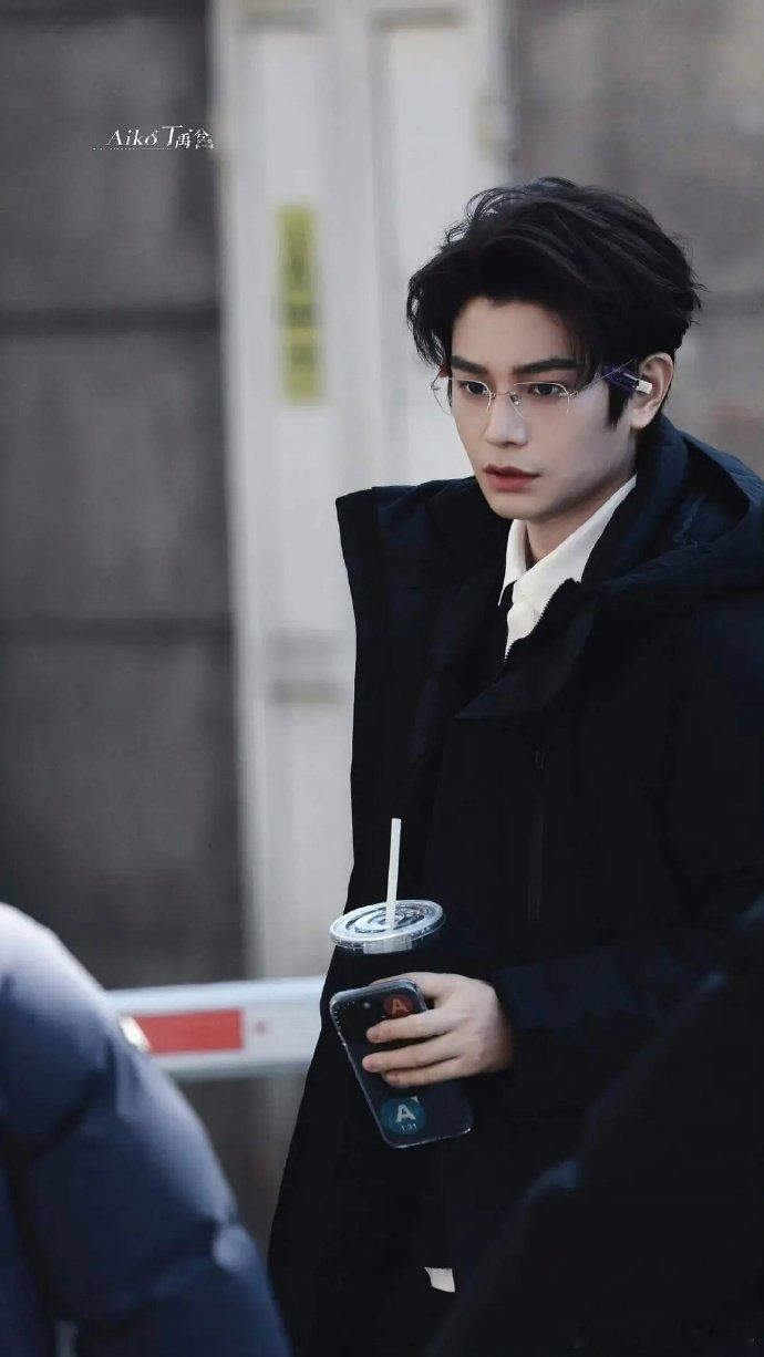 丁禹兮春晚联排造型 他什么时候演现偶啊 