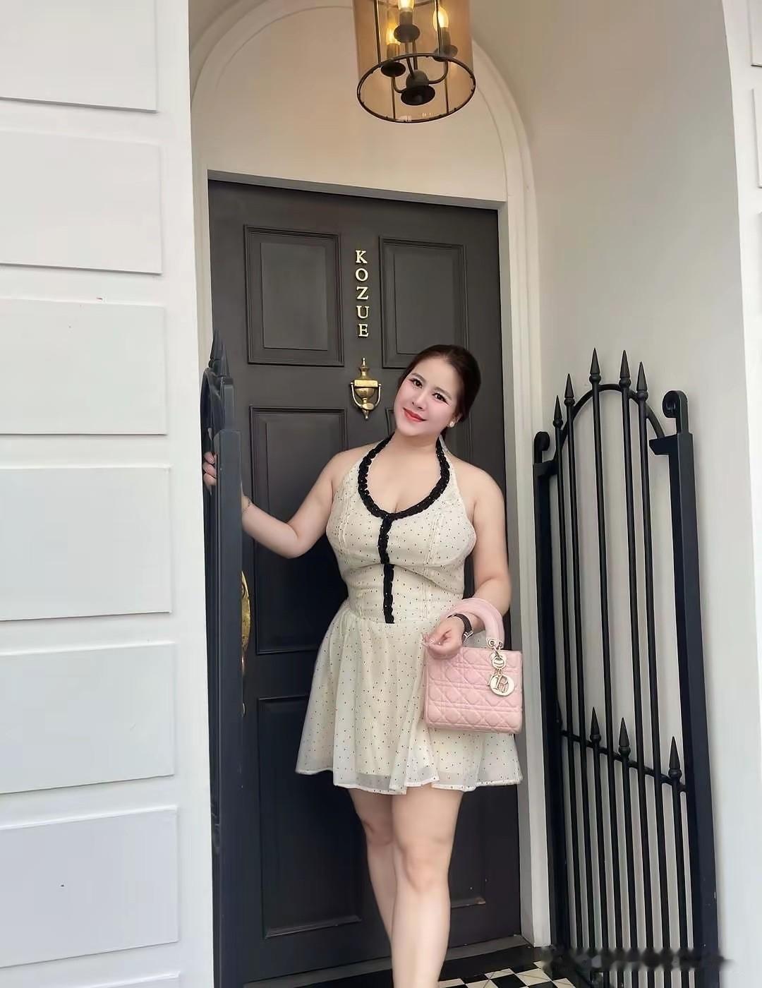 普通人为什么会越来越穷
主要原因有三点

第一，乱花小钱，网上乱买

第二，死要