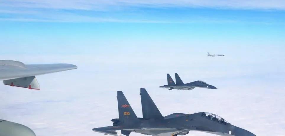 回应网友——能否对窜访南太平洋岛国赖清德回程将其迫降大陆，进行依法惩戒？

本人