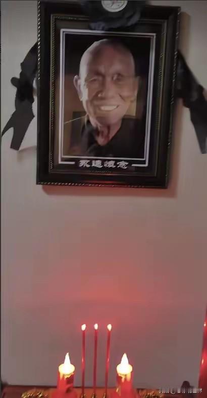 好办法！邻居不讲道理，抢占公共区域楼道里摆放鞋架纸箱等杂物。男子多次沟通未果，邻